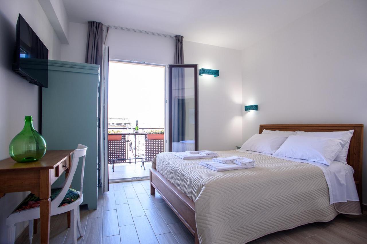 Central Station Apartments - Fanale Rentals Palermo Bagian luar foto