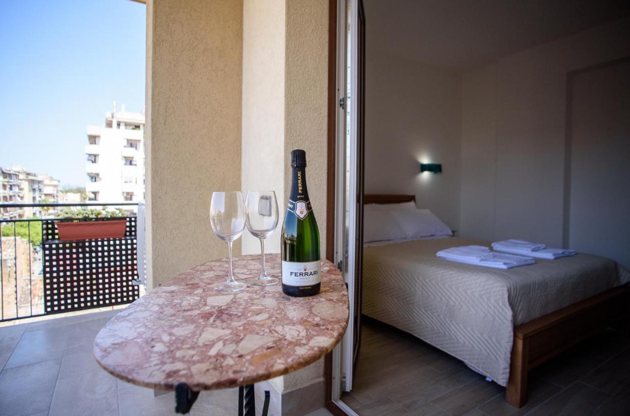 Central Station Apartments - Fanale Rentals Palermo Bagian luar foto