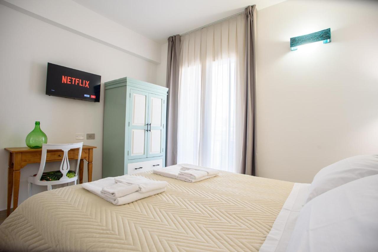 Central Station Apartments - Fanale Rentals Palermo Bagian luar foto