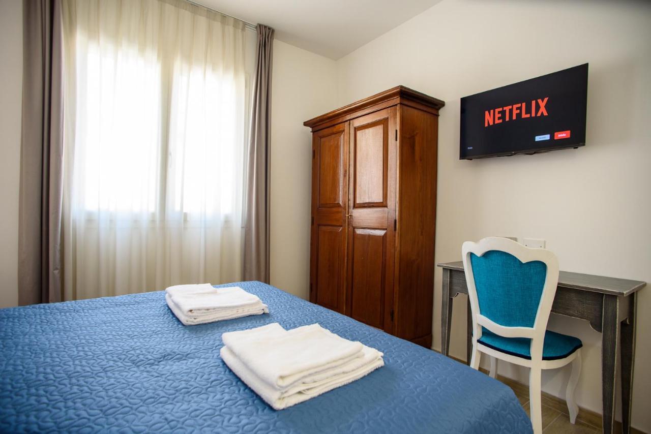 Central Station Apartments - Fanale Rentals Palermo Bagian luar foto