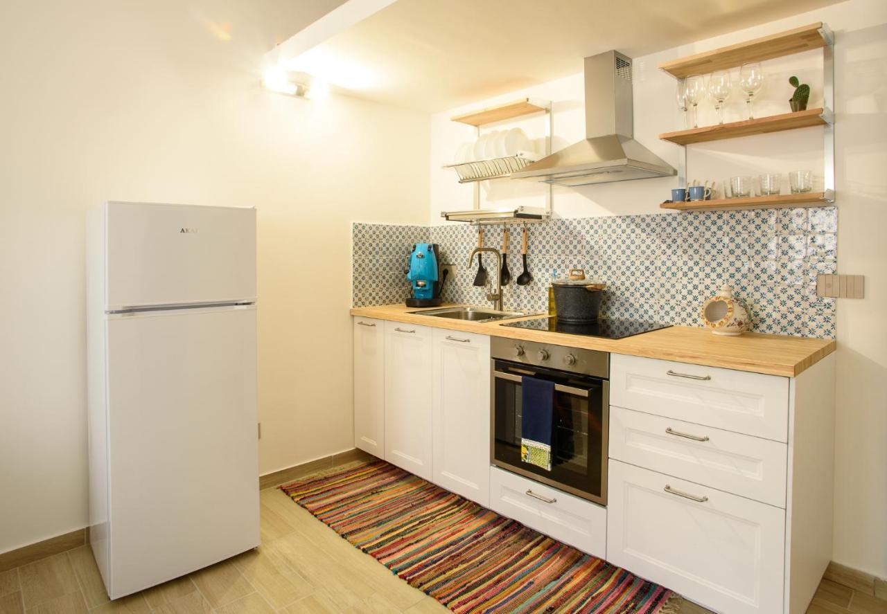 Central Station Apartments - Fanale Rentals Palermo Bagian luar foto