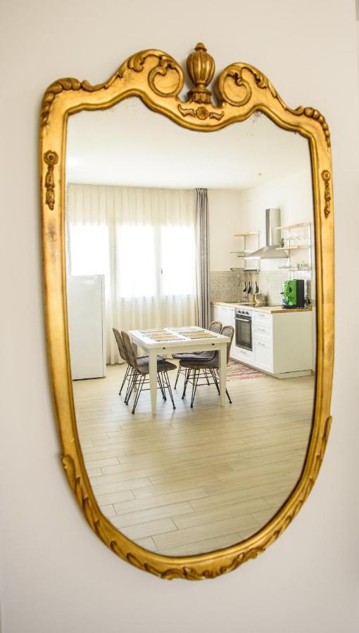 Central Station Apartments - Fanale Rentals Palermo Bagian luar foto